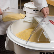 Load image into Gallery viewer, BRUTE CONT SLIDING LID/SCOOP 32G/121L