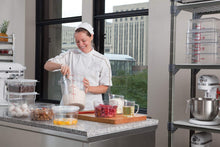 Load image into Gallery viewer, MEASURING CUP 1QT/0.9L CLR
